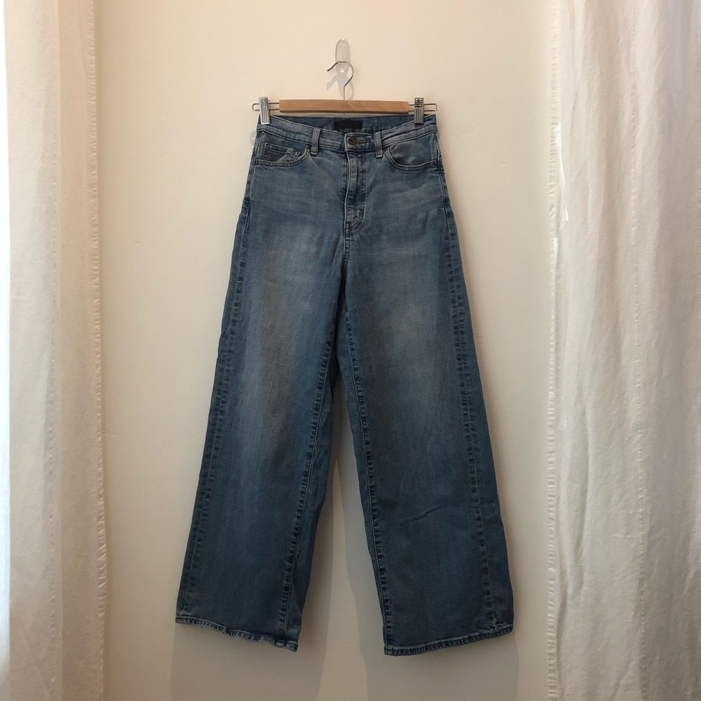 Wide leg Uniqlo jeans